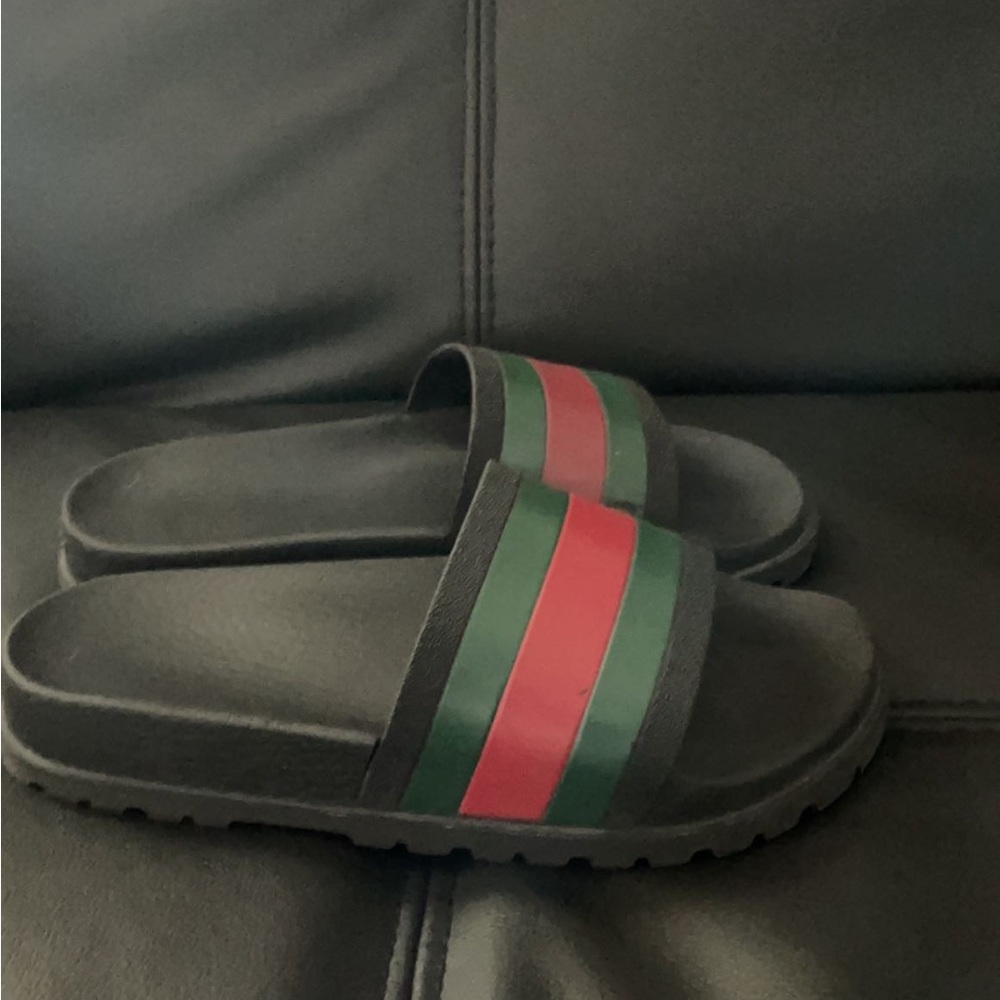 Gucci trek slides size 7